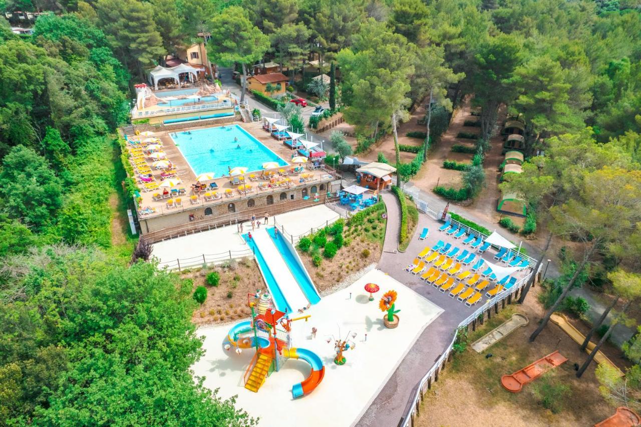 Le Pianacce Camping Village 卡斯塔涅托卡尔杜奇 外观 照片