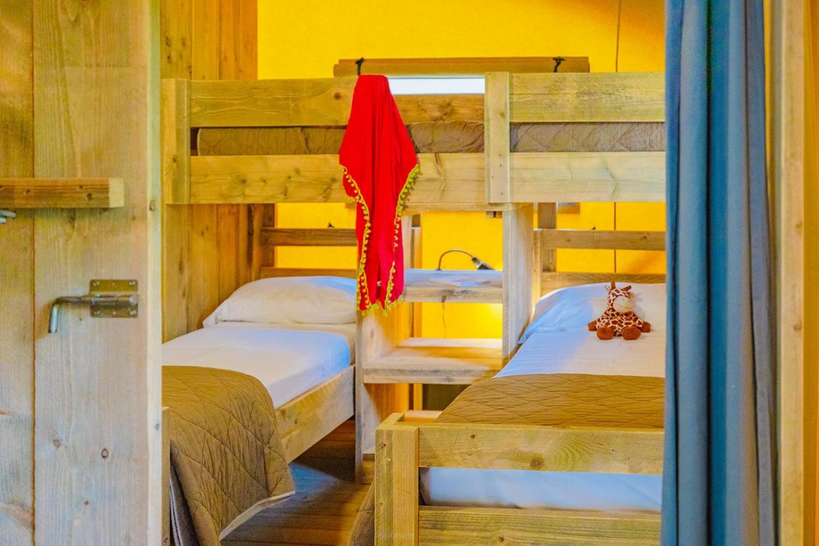 Le Pianacce Camping Village 卡斯塔涅托卡尔杜奇 外观 照片